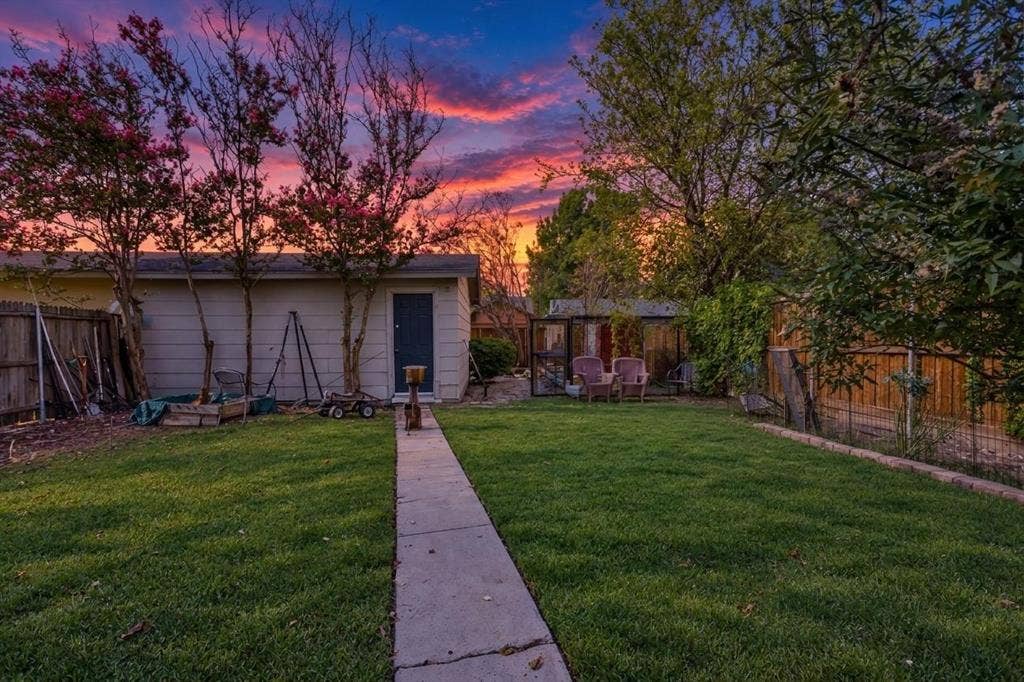 2121 Windy Drive, Garland, TX 75044 2121 Windy Drive, Garland, TX 75044