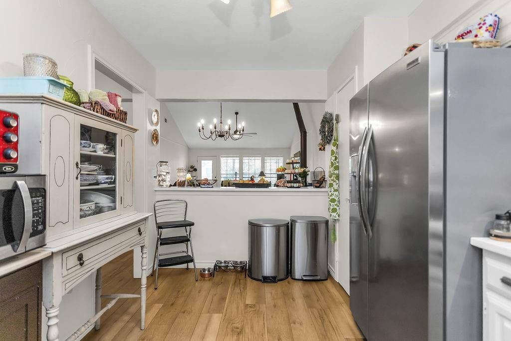 2121 Windy Drive, Garland, TX 75044 2121 Windy Drive, Garland, TX 75044