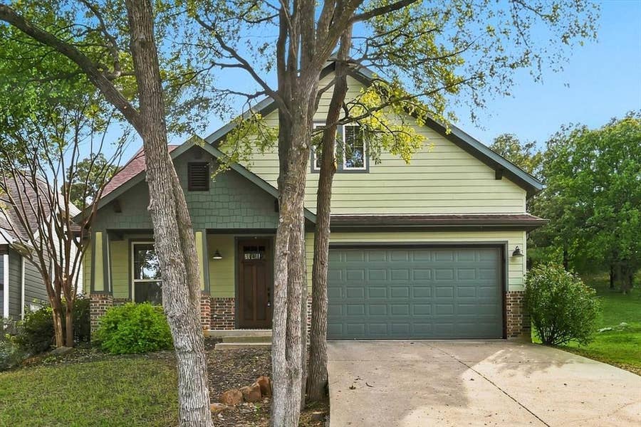 Property photo for 402 Collins Street, Argyle, TX
