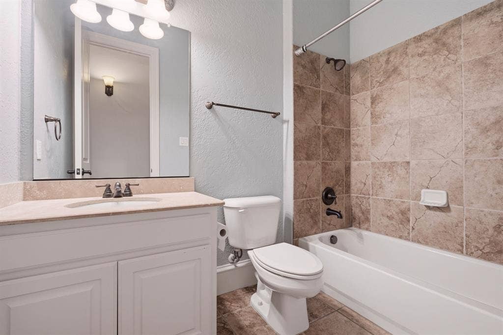 2270 Broad Brook Lane, Allen, TX 75013 2270 Broad Brook Lane, Allen, TX 75013