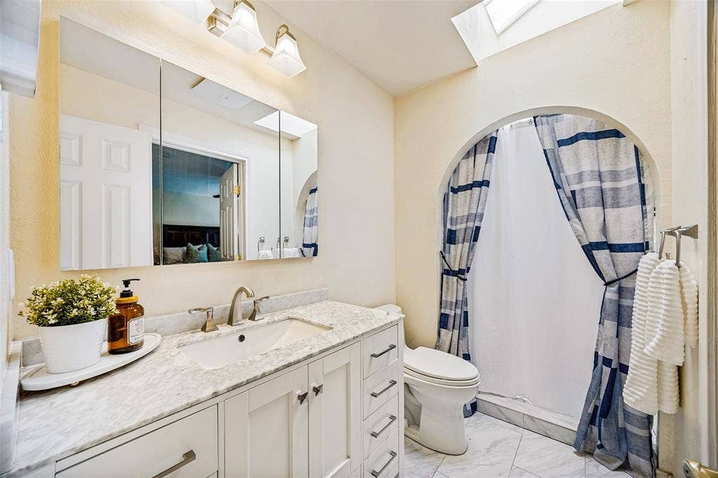 12555 Lochmeadows Drive, Dallas, TX 75244 12555 Lochmeadows Drive, Dallas, TX 75244
