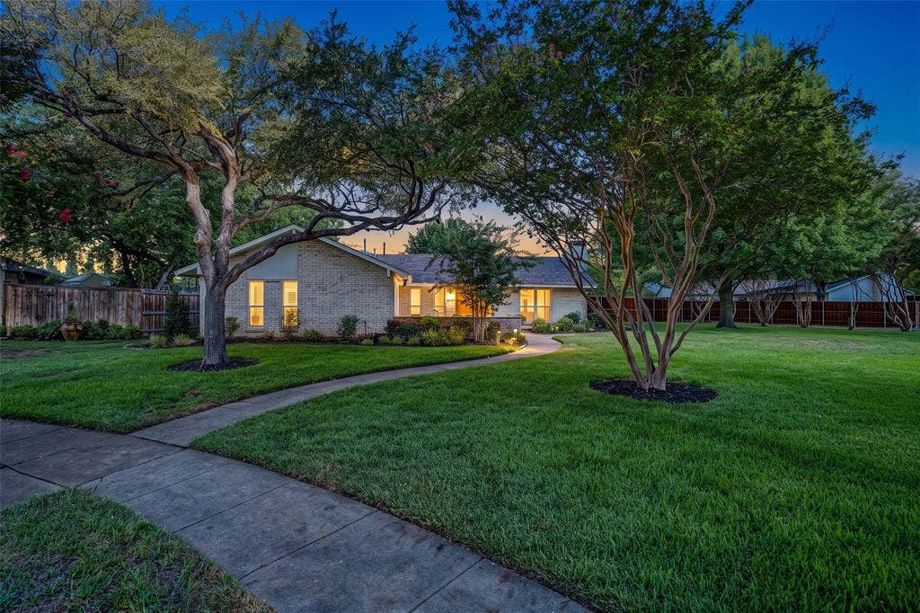12555 Lochmeadows Drive, Dallas, TX 75244 12555 Lochmeadows Drive, Dallas, TX 75244