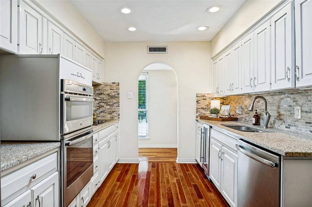 12555 Lochmeadows Drive, Dallas, TX 75244 12555 Lochmeadows Drive, Dallas, TX 75244