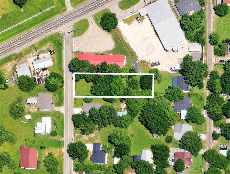 Property photo for 1320 Gibson Ave., Mount Pleasant, TX