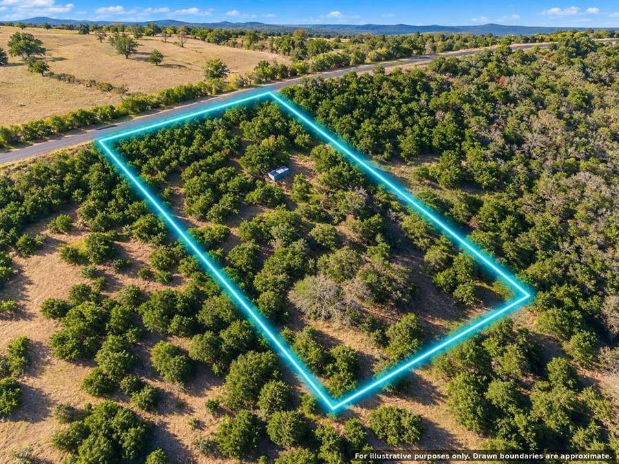 Property photo for 3040 Circle Drive, Bonham, TX