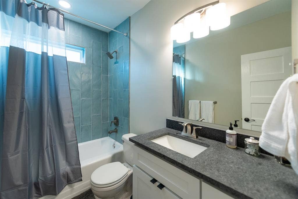 4514 Victor Street, Dallas, TX 75246 4514 Victor Street, Dallas, TX 75246