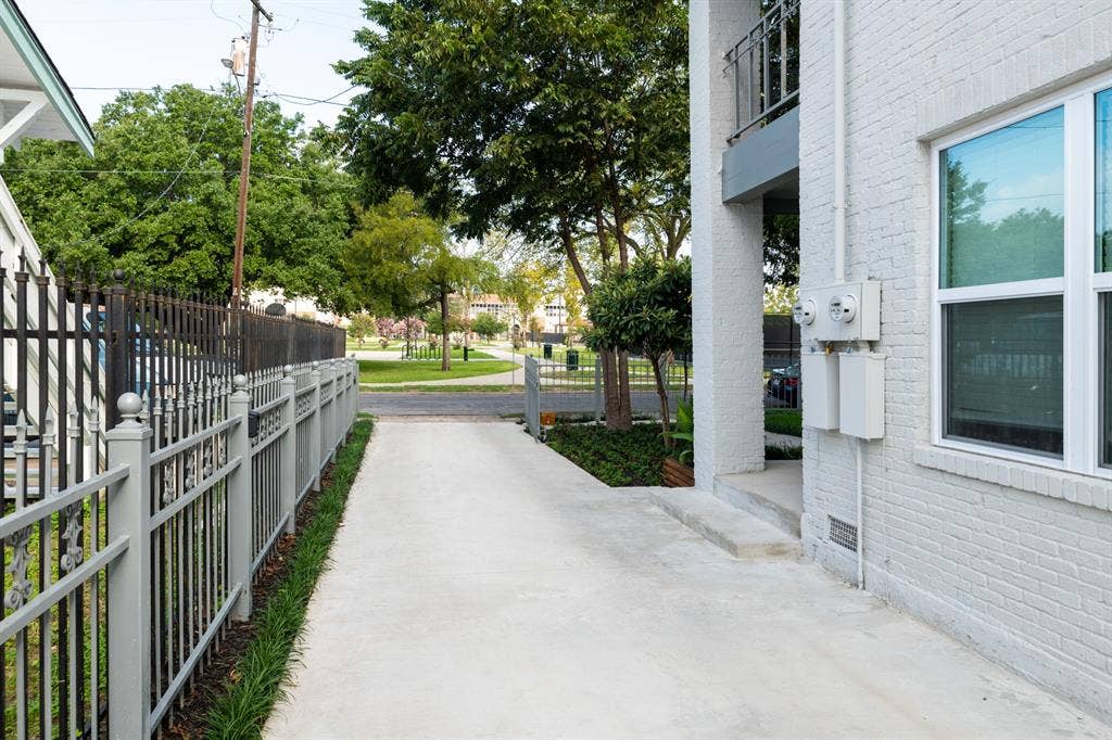 4514 Victor Street, Dallas, TX 75246 4514 Victor Street, Dallas, TX 75246