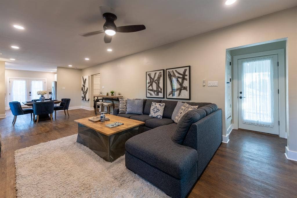 4514 Victor Street, Dallas, TX 75246 4514 Victor Street, Dallas, TX 75246