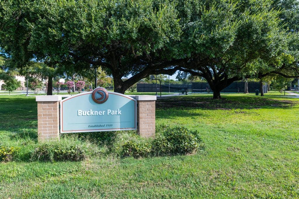 4514 Victor Street, Dallas, TX 75246 4514 Victor Street, Dallas, TX 75246