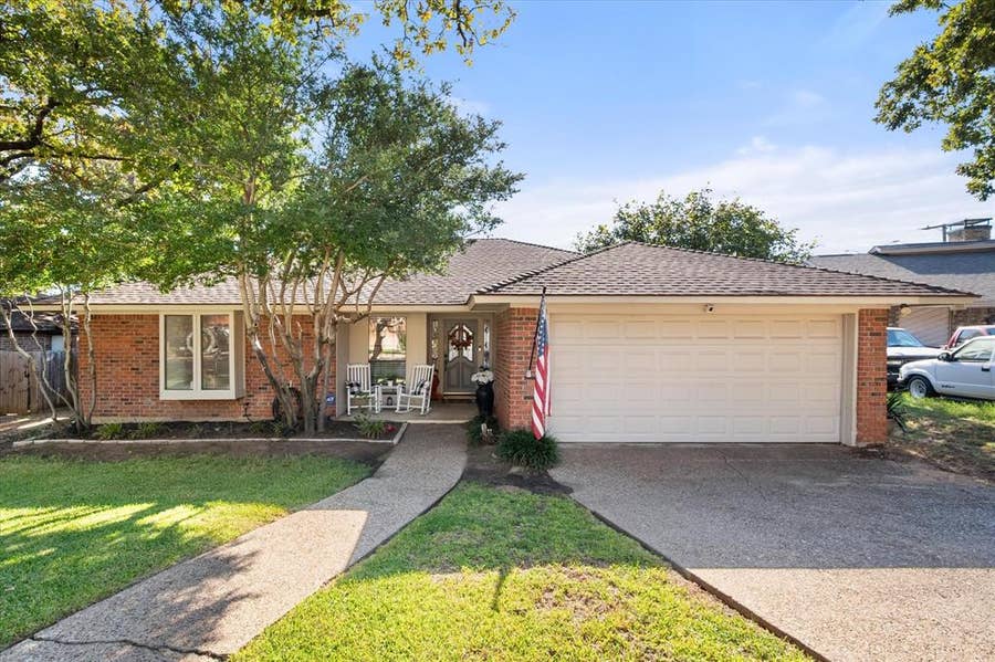Property photo for 3917 Wrentham Drive, Arlington, TX