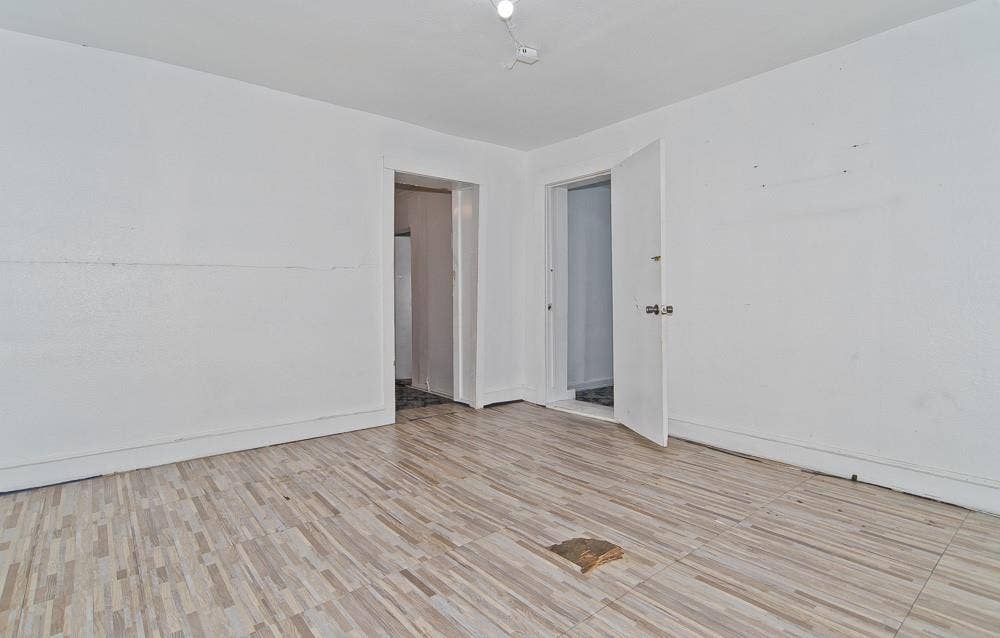 5518 Worth Street, Dallas, TX 75214 Separate Quarters - Living Area