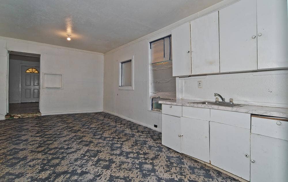 5518 Worth Street, Dallas, TX 75214 Separate Quarters - Dining Area