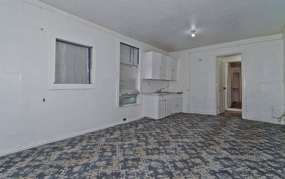 5518 Worth Street, Dallas, TX 75214 Separate Quarters - Kitchenette