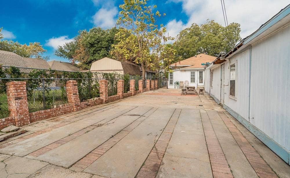 5518 Worth Street, Dallas, TX 75214 5518 Worth Street, Dallas, TX 75214