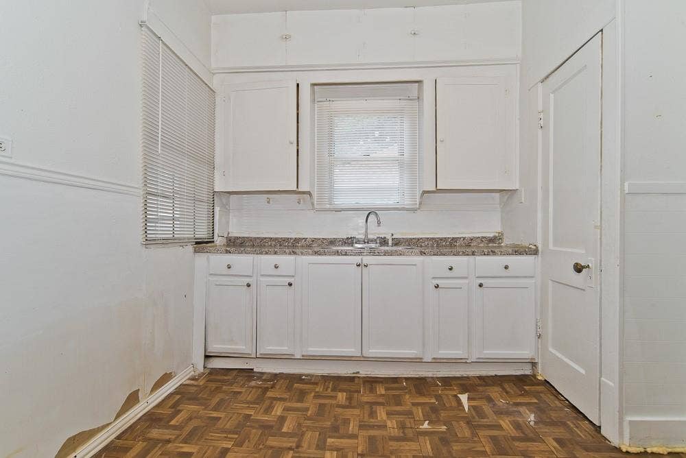 5518 Worth Street, Dallas, TX 75214 Kitchen
