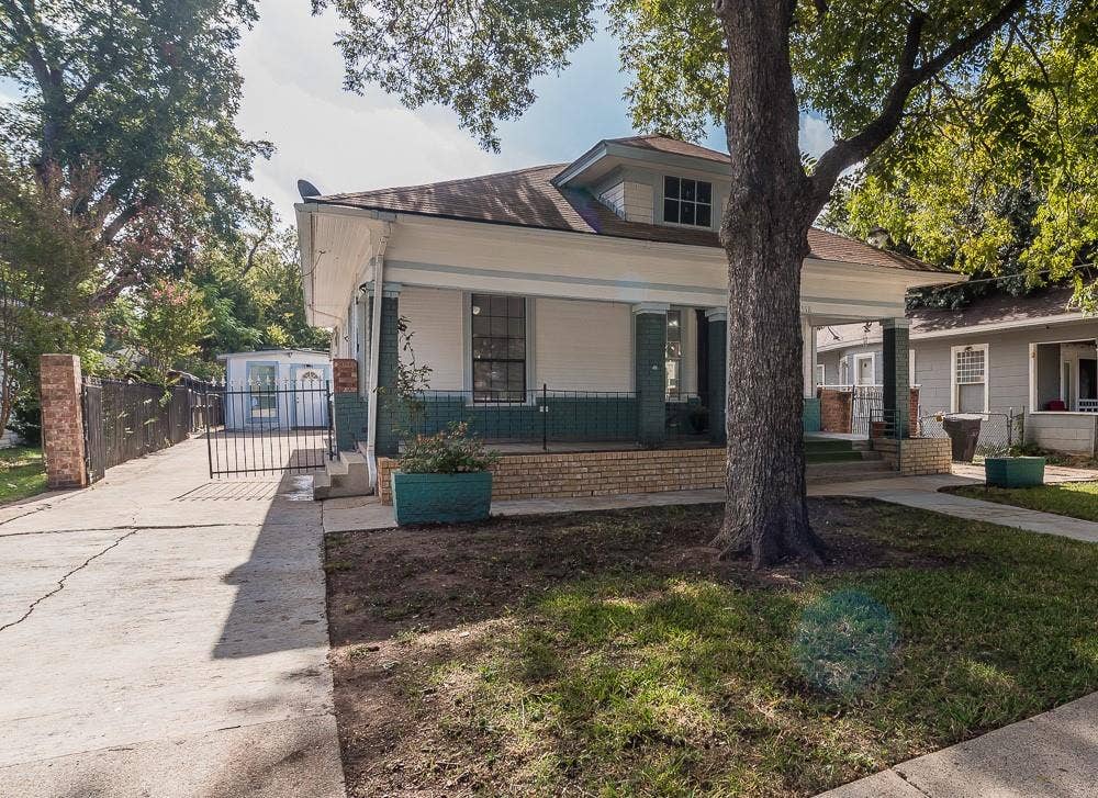 5518 Worth Street, Dallas, TX 75214 5518 Worth Street, Dallas, TX 75214