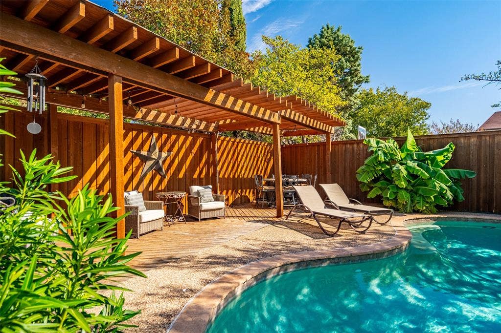 320 Brooks Lane, Coppell, TX 75019 320 Brooks Lane, Coppell, TX 75019