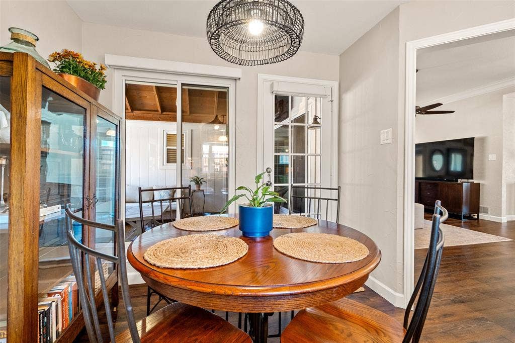 320 Brooks Lane, Coppell, TX 75019 320 Brooks Lane, Coppell, TX 75019