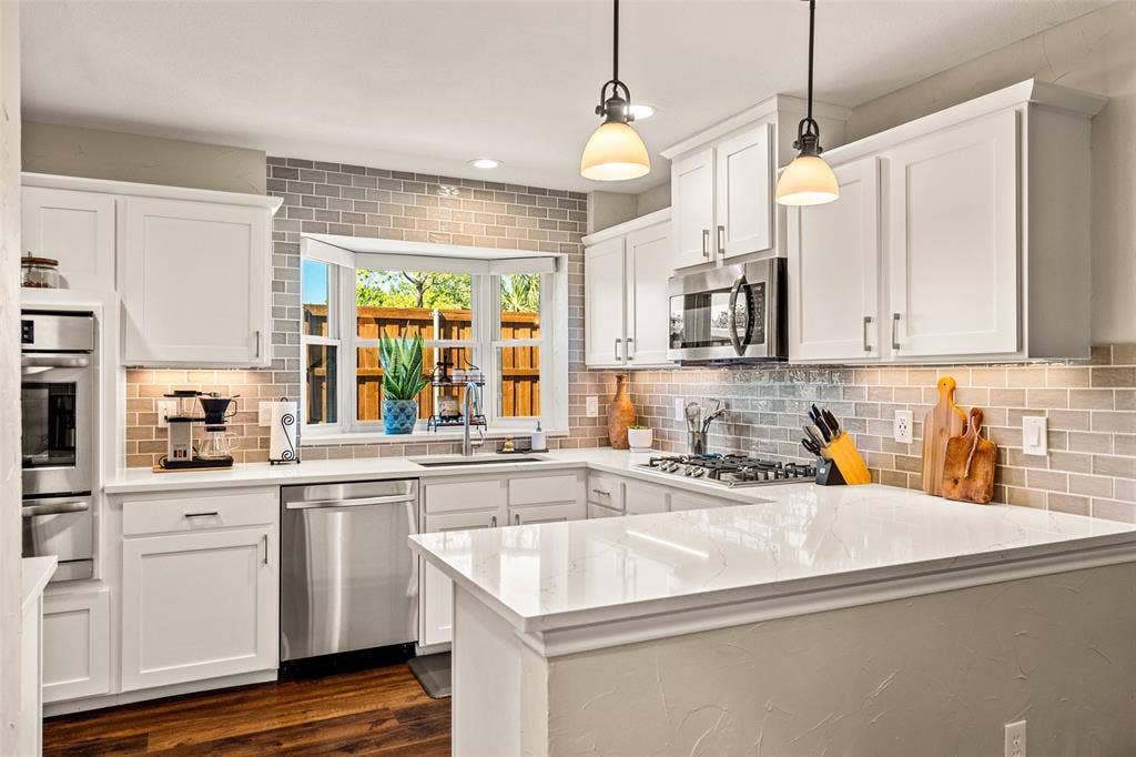 320 Brooks Lane, Coppell, TX 75019 320 Brooks Lane, Coppell, TX 75019