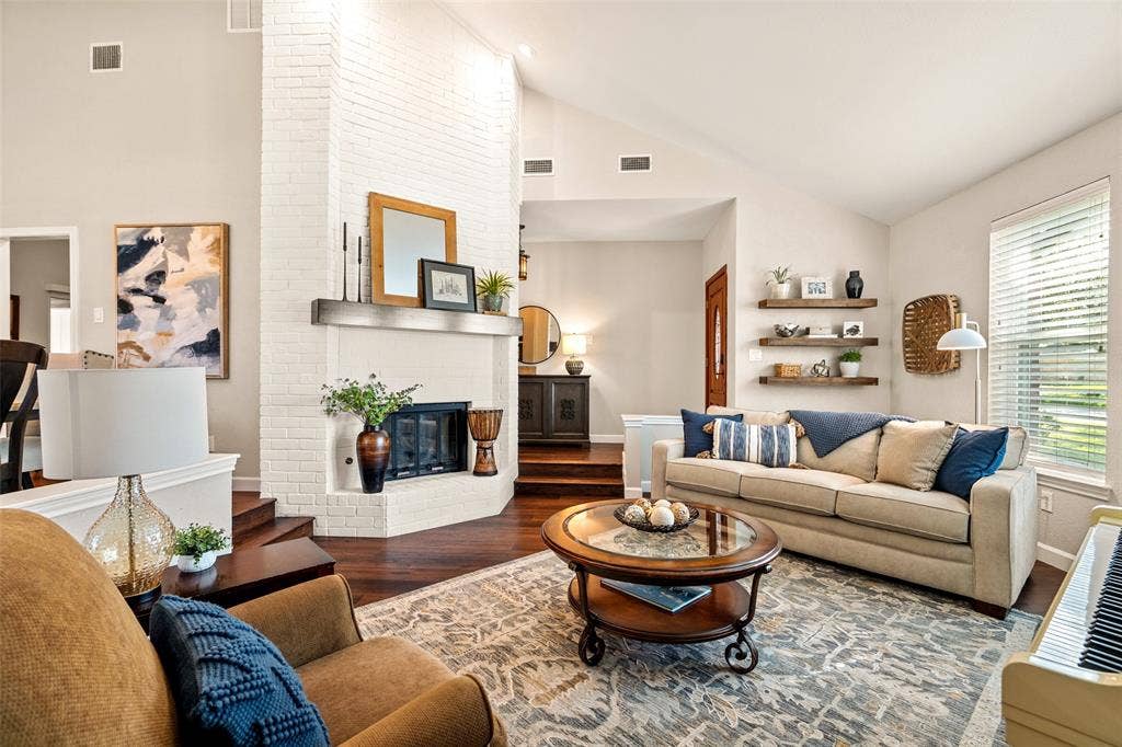 320 Brooks Lane, Coppell, TX 75019 320 Brooks Lane, Coppell, TX 75019