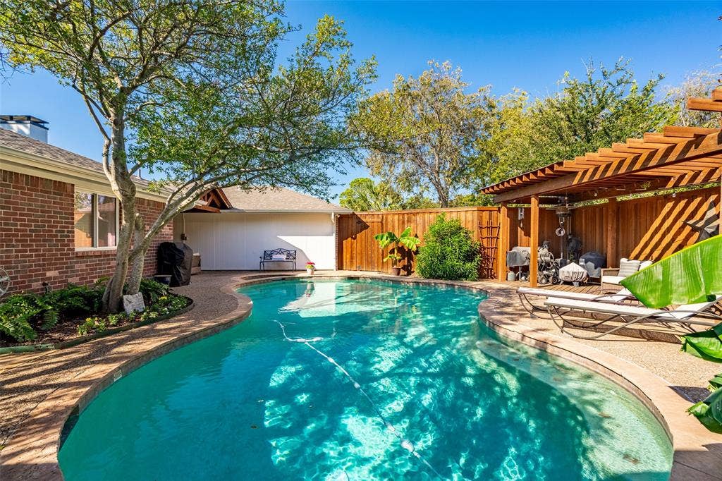 320 Brooks Lane, Coppell, TX 75019 320 Brooks Lane, Coppell, TX 75019