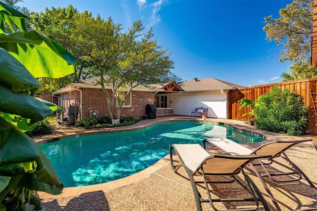 320 Brooks Lane, Coppell, TX 75019 320 Brooks Lane, Coppell, TX 75019