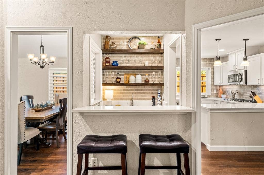 320 Brooks Lane, Coppell, TX 75019 320 Brooks Lane, Coppell, TX 75019