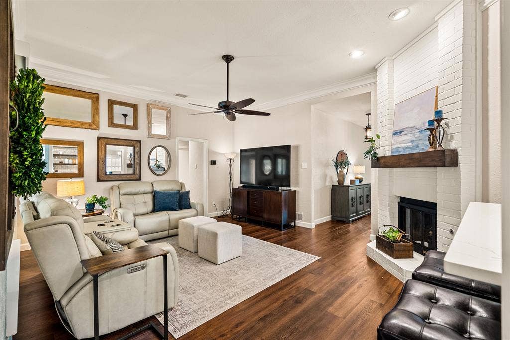 320 Brooks Lane, Coppell, TX 75019 320 Brooks Lane, Coppell, TX 75019