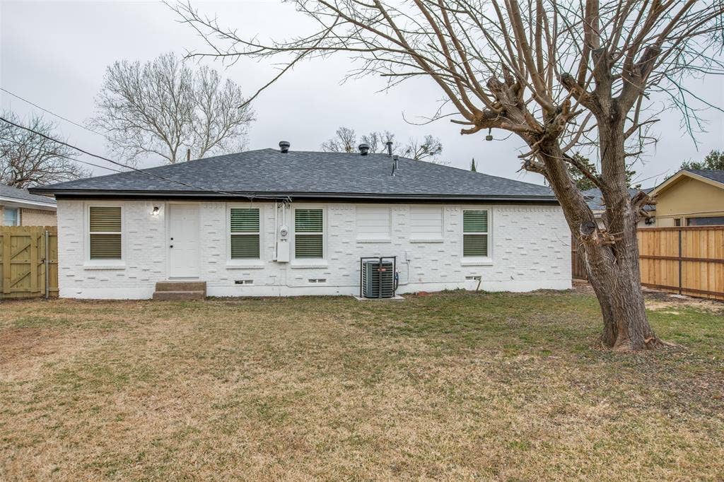 1815 Yucca Drive, Dallas, TX 75217