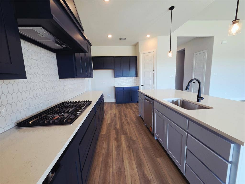 7010 Hayes Road, Midlothian, TX 76065 7010 Hayes Road, Midlothian, TX 76065