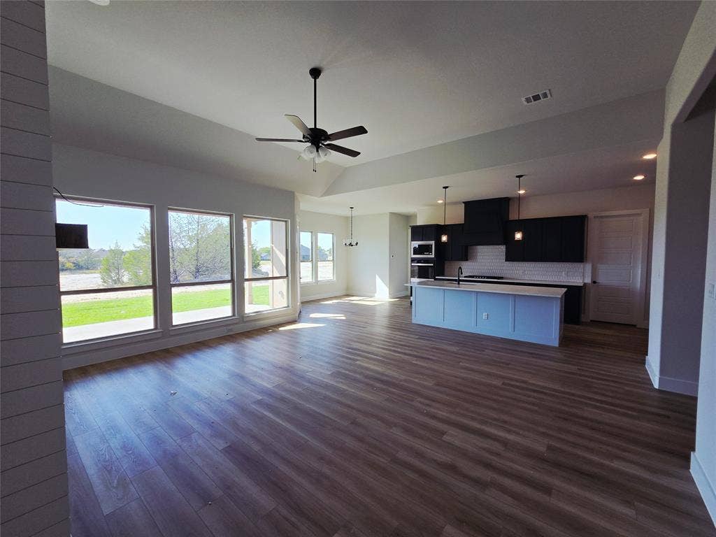 7010 Hayes Road, Midlothian, TX 76065 7010 Hayes Road, Midlothian, TX 76065