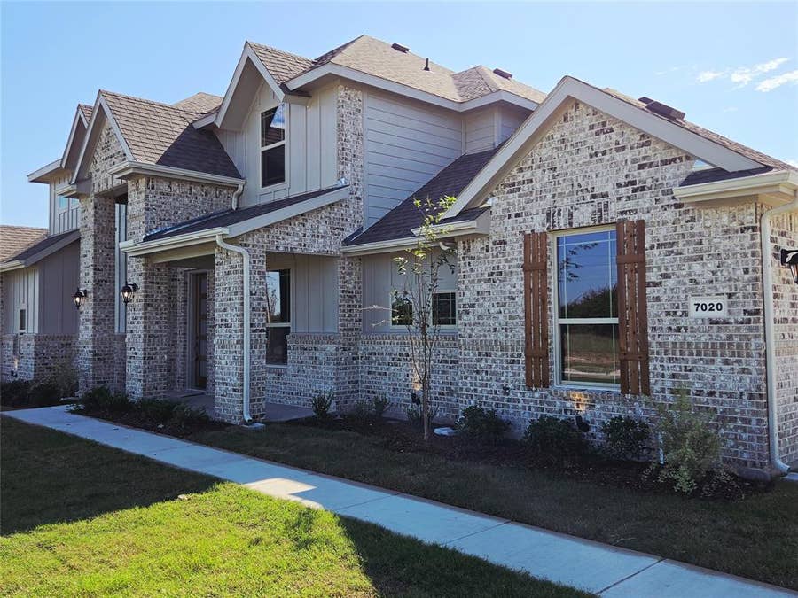 Property photo for 7020 Hayes Road, Midlothian, TX