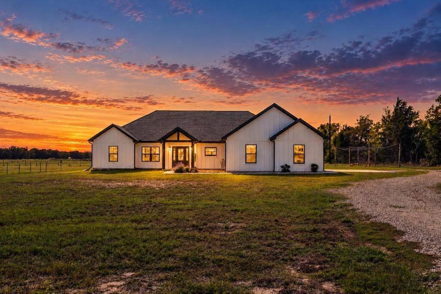 Property photo for 711 CR 3717, Edgewood, TX