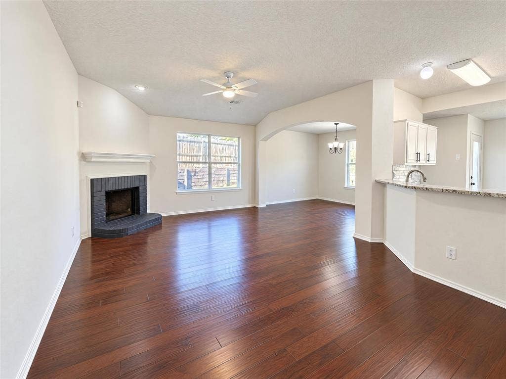 4541 Crystal Lane, Garland, TX 75043 4541 Crystal Lane, Garland, TX 75043