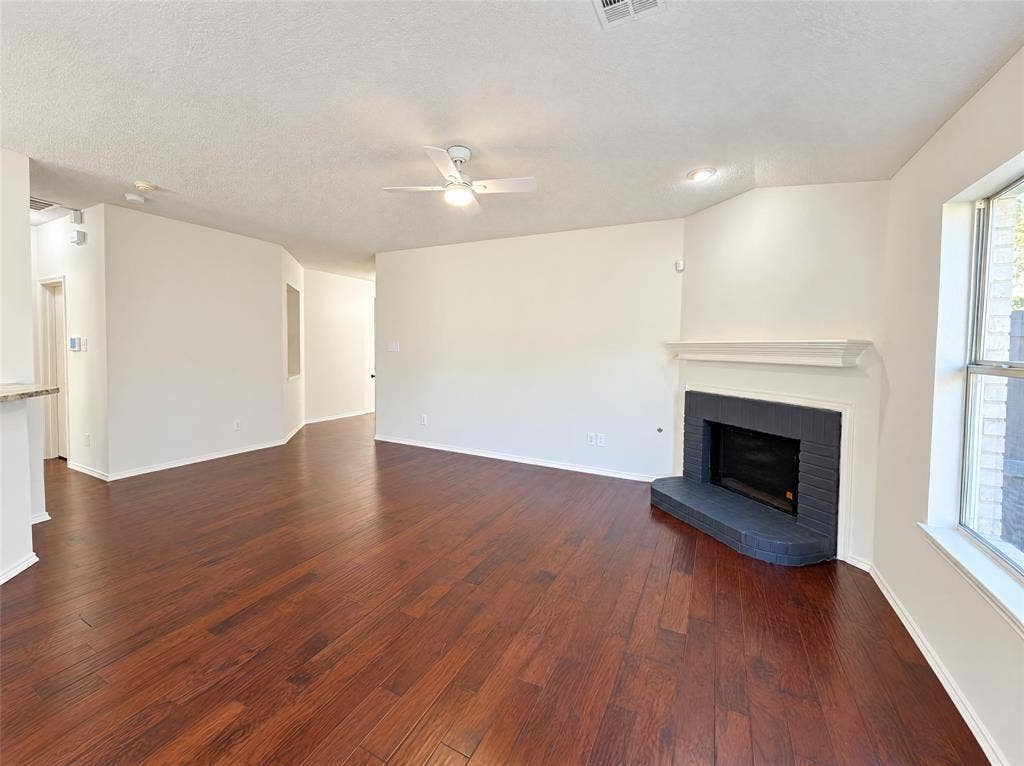 4541 Crystal Lane, Garland, TX 75043 4541 Crystal Lane, Garland, TX 75043