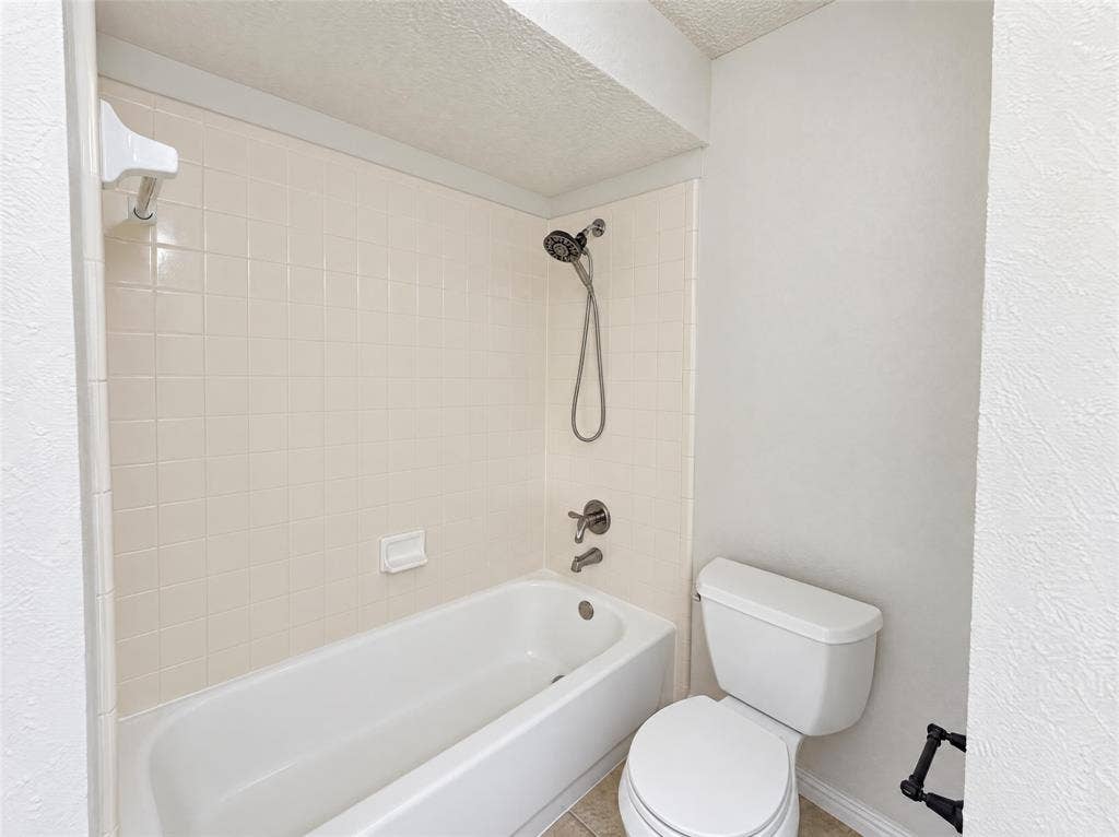 4541 Crystal Lane, Garland, TX 75043 4541 Crystal Lane, Garland, TX 75043