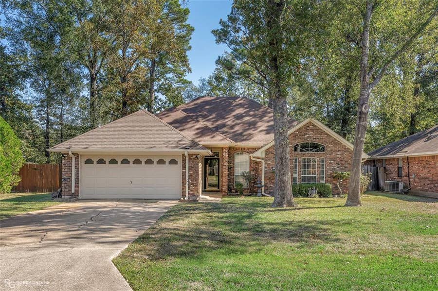Property photo for 9735 Amblewood Lane, Shreveport, LA