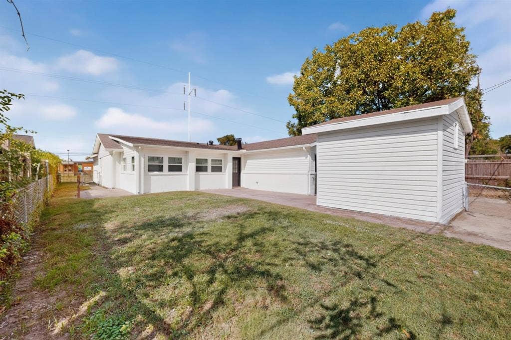 2524 N Saint Augustine Drive, Dallas, TX 75227 2524 N Saint Augustine Drive, Dallas, TX 75227