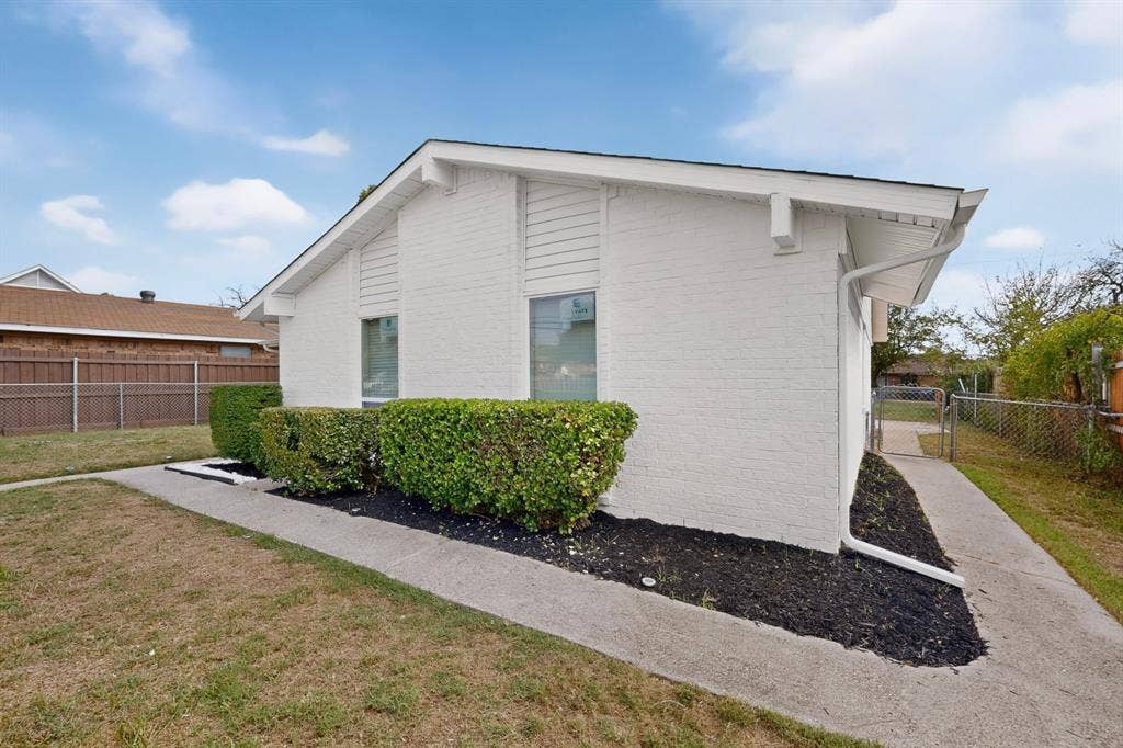 2524 N Saint Augustine Drive, Dallas, TX 75227 2524 N Saint Augustine Drive, Dallas, TX 75227