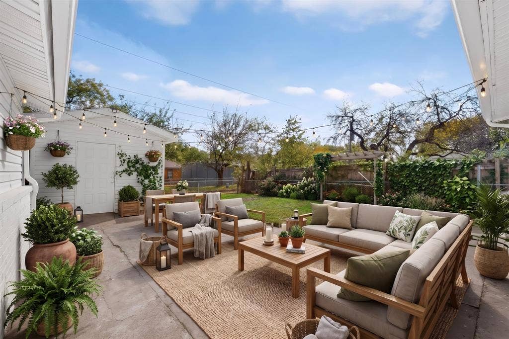 2524 N Saint Augustine Drive, Dallas, TX 75227 2524 N Saint Augustine Drive, Dallas, TX 75227