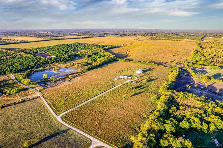 Property photo for 1154 Outlaw Trail, Wolfe City, TX