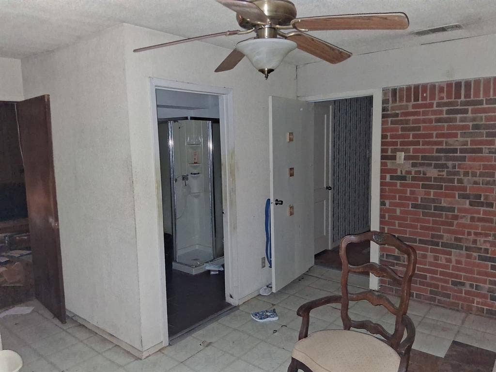 10515 Desdemona Drive, Dallas, TX 75228 10515 Desdemona Drive, Dallas, TX 75228