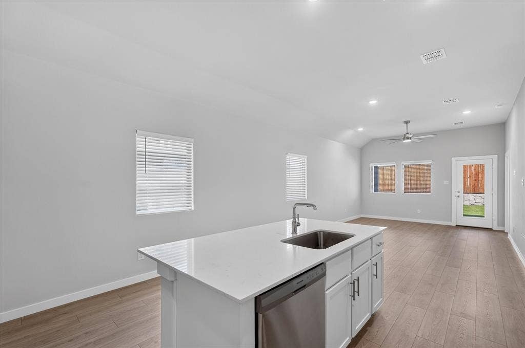 528 Green Gables Drive, Princeton, TX 75071 528 Green Gables Drive, Princeton, TX 75071