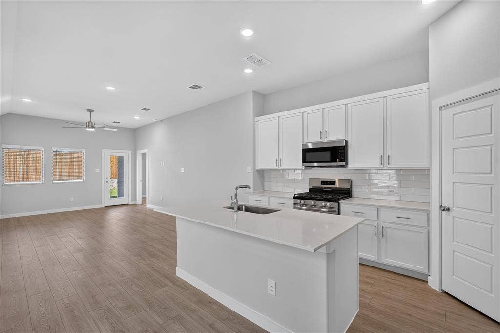 528 Green Gables Drive, Princeton, TX 75071 528 Green Gables Drive, Princeton, TX 75071