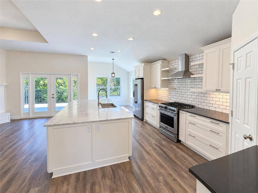 2830 Beacon Hill Drive, Rockwall, TX 75087 2830 Beacon Hill Drive, Rockwall, TX 75087