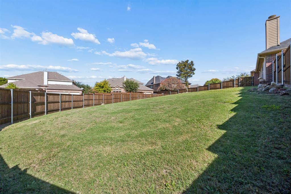 833 Glenmere Court, Rockwall, TX 75087