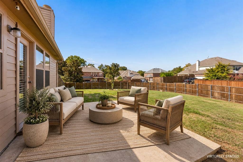 833 Glenmere Court, Rockwall, TX 75087