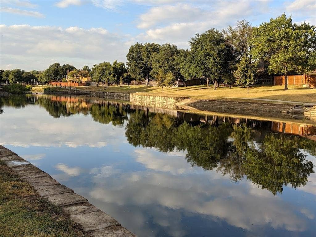 1213 Lombardy Drive, Plano, TX 75023 Enjoy wildlife, kayak and paddle-boats at Big Lake Park