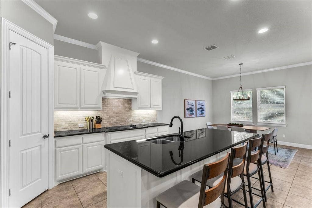 17050 Dominion Drive, Woodway, TX 76712 17050 Dominion Drive, Woodway, TX 76712