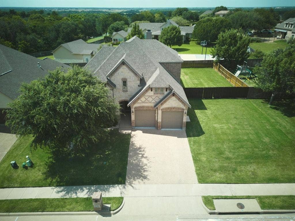 17050 Dominion Drive, Woodway, TX 76712 17050 Dominion Drive, Woodway, TX 76712